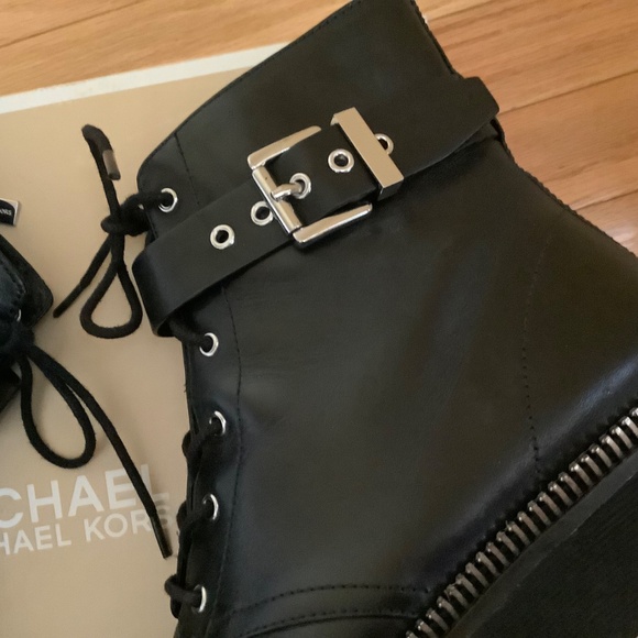 Michael Kors Vivia Zip Trimmed Leather Combat Bootie Black SZ 9.5 - Picture 6 of 16